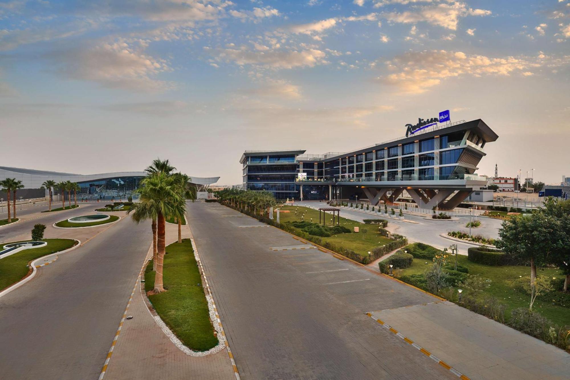 Radisson Blu Hotel Riyadh Convention And Exhibition Center Exterior photo The terminal